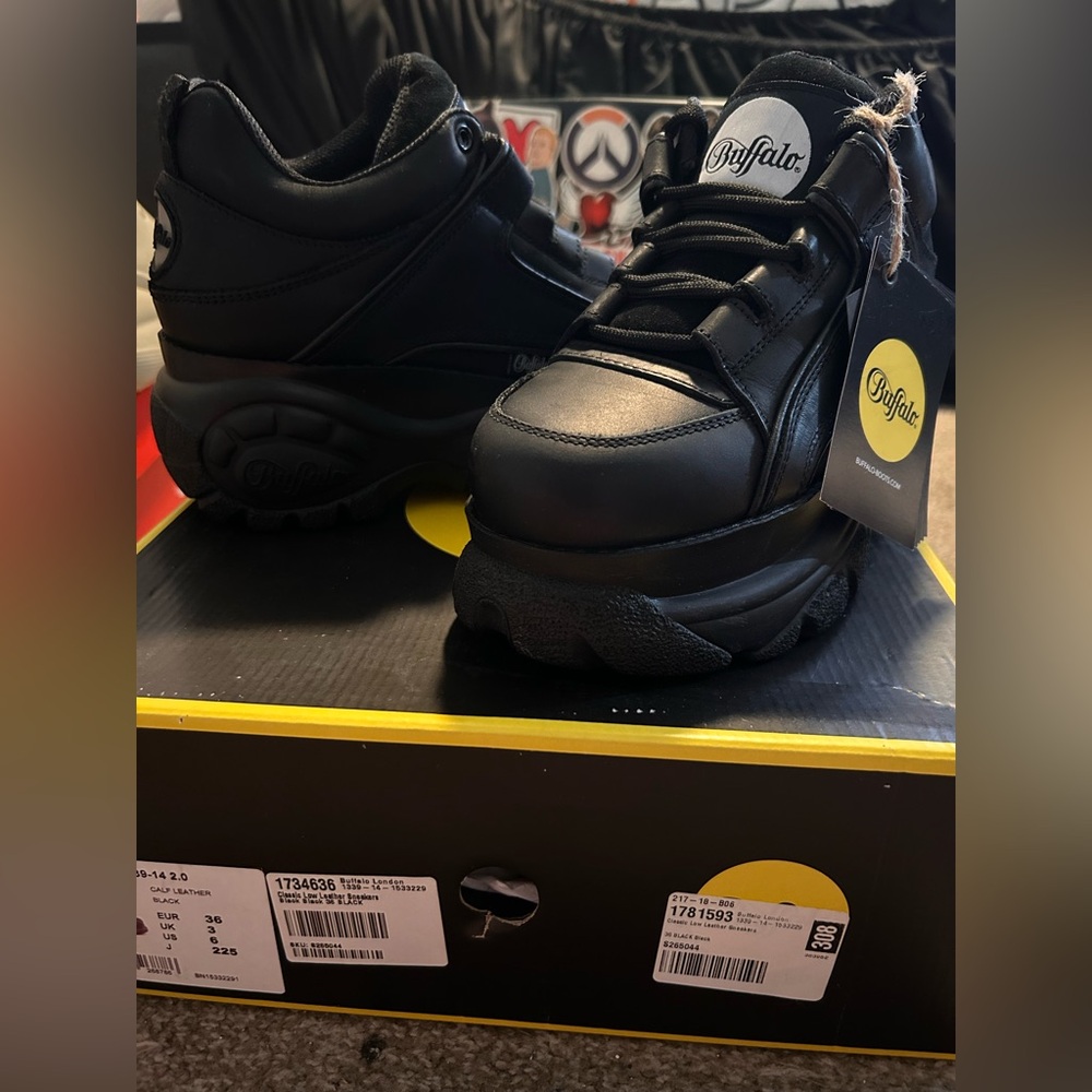 Women’s Buffalo London Platform Sneakers - Black Size 6